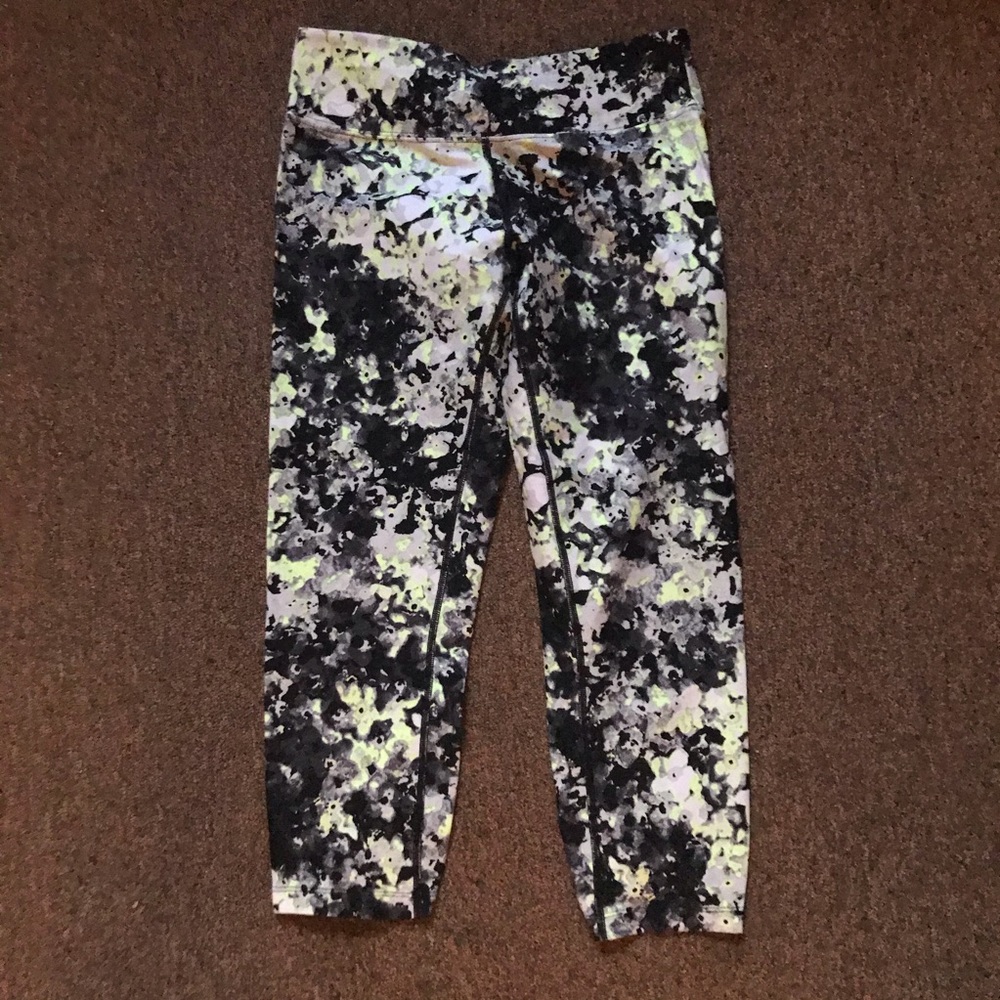 Calvin Klein workout yoga pants calf height